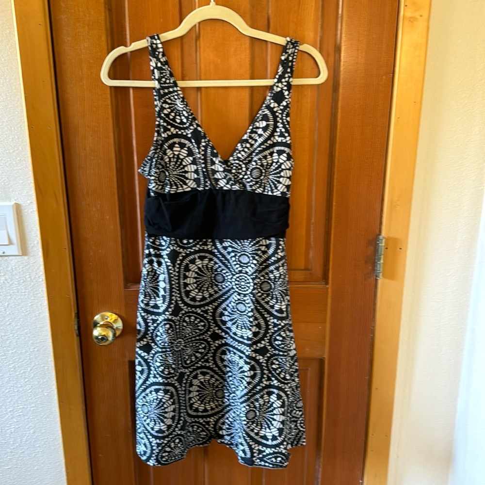 Black and white floral Margot dress by Patagonia, S
